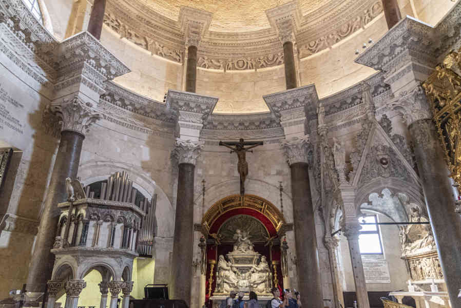 Croacia - Split 15 - palacio de Diocleciano - catedral de San Domnión
